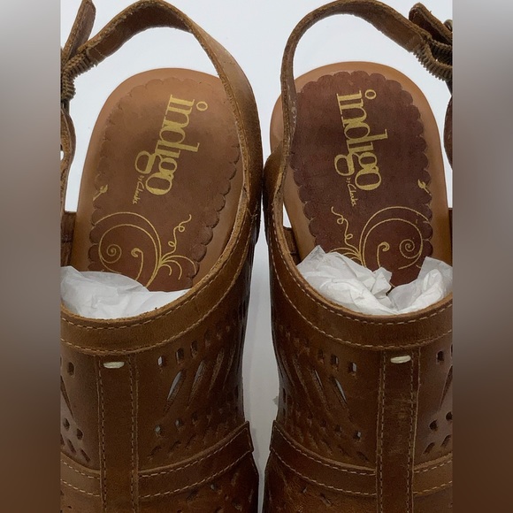 Heels indigo by Clarks leather cut out all over size 6.5 M - Picture 8 of 12